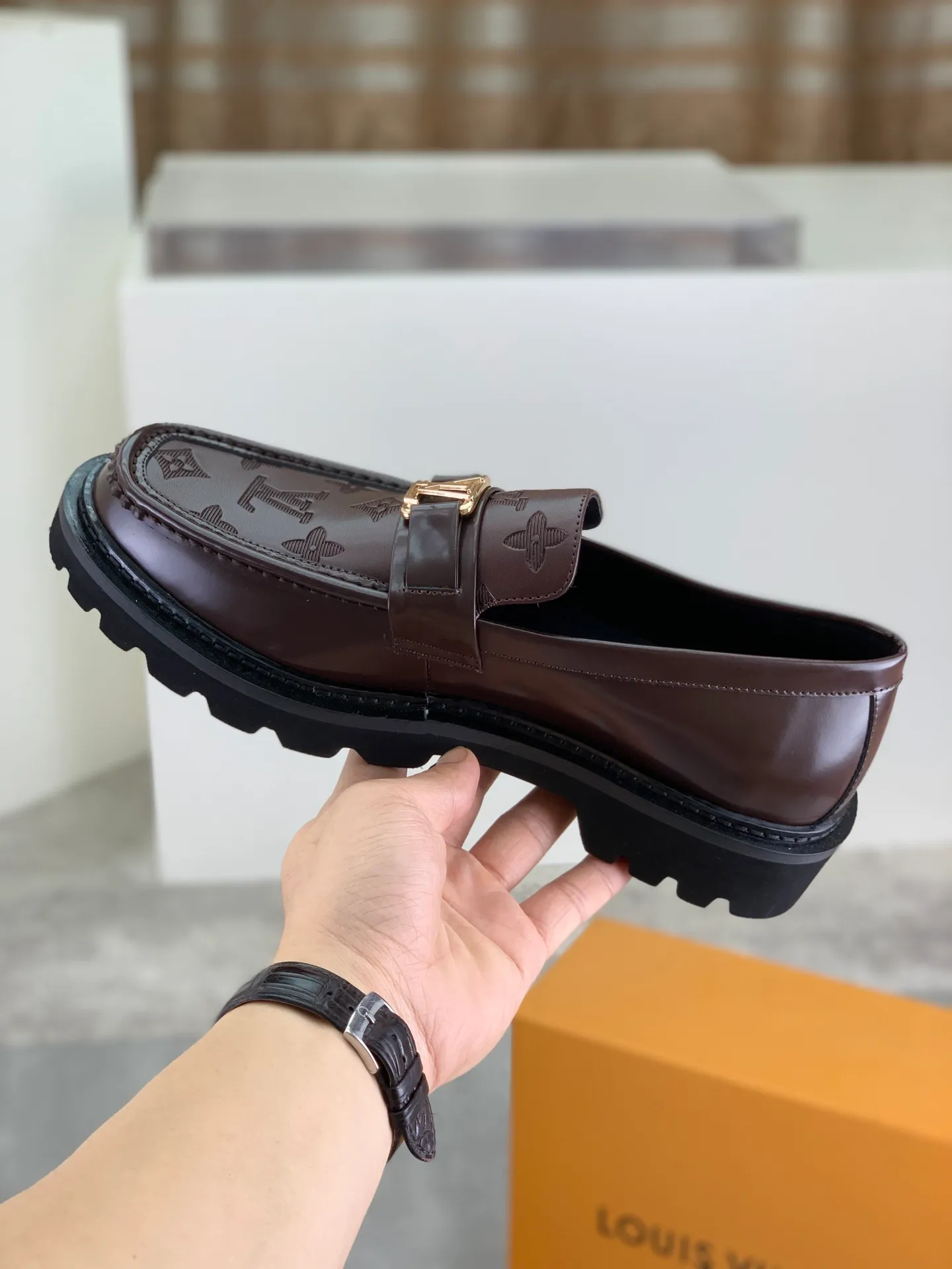Factory price P820 💎💎💎LOUIS VUITTON [Louis Vuitton] - LV men's business casual leather shoes, luxurious and noble 👞All imported original cowhide, just to create a more comfortable wearing experience, upper: original high-end calfskin ➕Imported soft cowhide lining, original lightweight foam outsole ✔️ Color: 6️⃣colors available Size: 39-44 (38.45 46 can be customized (non-returnable)